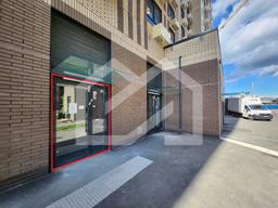 ГП16969012.Нежилое помещение.Фасад здания с выделенными окнами реализуемого объекта_2.jpg