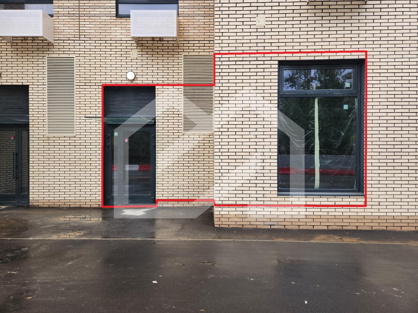 ГП16969314.Нежилое помещение.Фасад здания с выделенными окнами реализуемого объекта_2.jpg