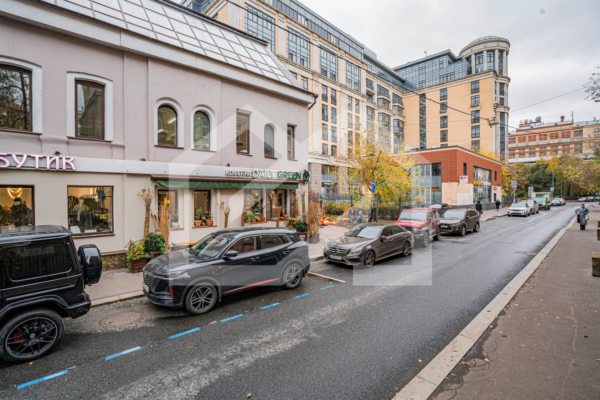 Вид кафе сбоку.jpg