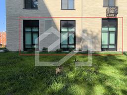 ГП16968703.Нежилое помещение.Фасад здания с выделенными окнами реализуемого объекта_3.jpg