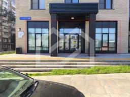 ГП16968703.Нежилое помещение.Фасад здания с выделенными окнами реализуемого объекта_2.jpg