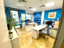 b4b61f21-7e12-45db-84d0-78f4b14389b0.jpg